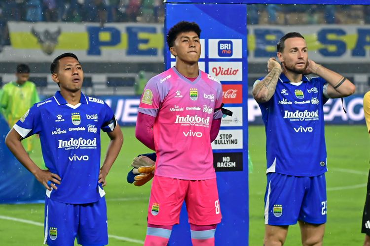 Persib vs Borneo FC, Fitrah Maulana, Super League 2025-2026, Persib Bandung, Persib Vs Borneo FC, hasil persib vs borneo fc, Borneo FC Samarinda, hasil Persib Bandung Vs Borneo FC, hasil super league 2025-2026, Bojan Hodak, Kiper 19 Tahun Fitrah Maulana Debut di Persib: Terharu, Mimpi dari Kecil