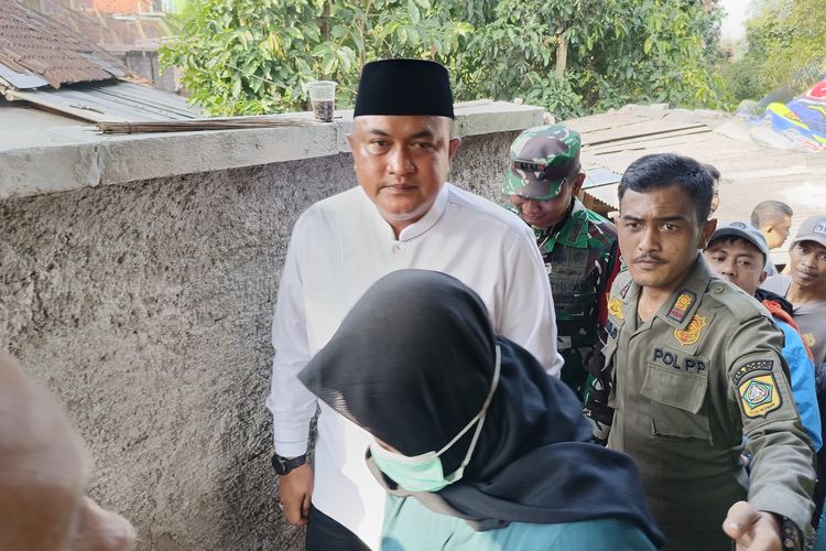 Bogor, bpbd kabupaten bogor, bupati bogor rudy susmanto, bangunan majelis taklim di bogor ambruk, Majelis Taklim Asohibiyah, Majelis Taklim Asohibiyah ambruk, korban ambruknya Majelis Taklim Asohibiyah Bogor, Daftar Nama Korban Tewas dan Luka Insiden Ambruknya Bangunan Majelis Taklim Asohibiyah di Bogor