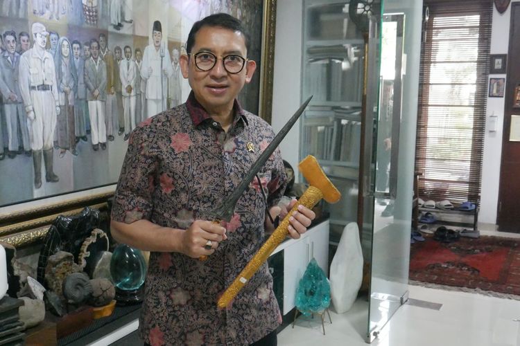 Pusaka Pangeran Diponegoro, Keris Pangeran Diponegoro, keris nogo siluman, keris nogo siluman luk 13, Pemerintah Akan Pulangkan Keris Nogo Siluman, Bedakah dengan Pusaka Pangeran Diponegoro yang Dikembalikan 2020?, Misteri Keris Pangeran Diponegoro, Pemulangan Pertama pada 2020, Pertanyaan Baru: Apakah Sama atau Berbeda?, Simbol Perlawanan dan Kedaulatan