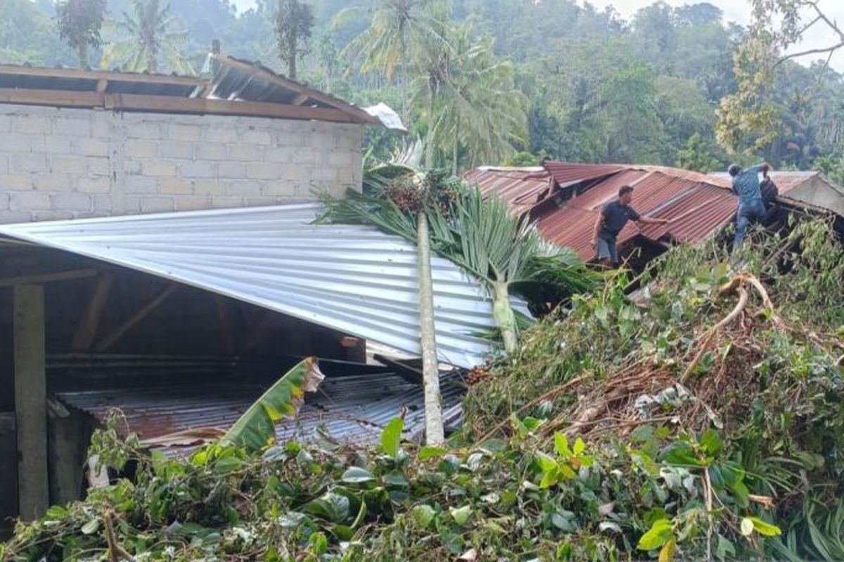 OKU Selatan, banjir bandang, longsor, 34 Rumah Terdampak Banjir di OKU Selatan: 1 Hilang Terbawa Arus, 2 Tertimbun Longsor