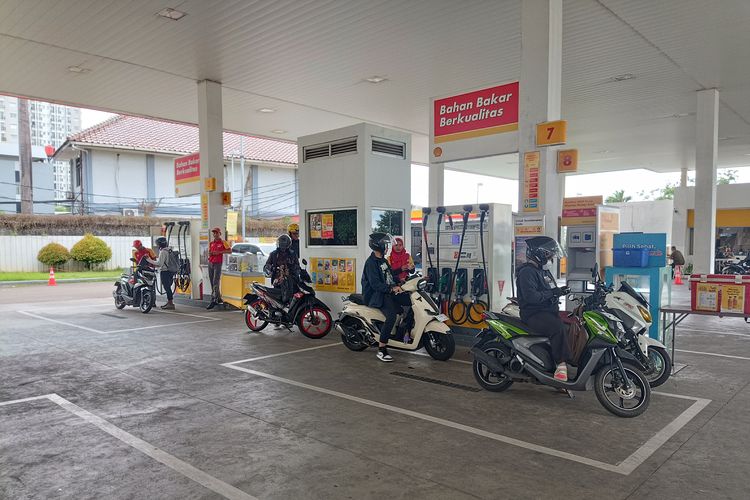 Shell MT Haryono, stok BBM, SPBU Shell, stok bbm spbu swasta, BBM Sudah Tersedia Lagi, SPBU Shell MT Haryono Kembali Beroperasi Tanpa Antrian