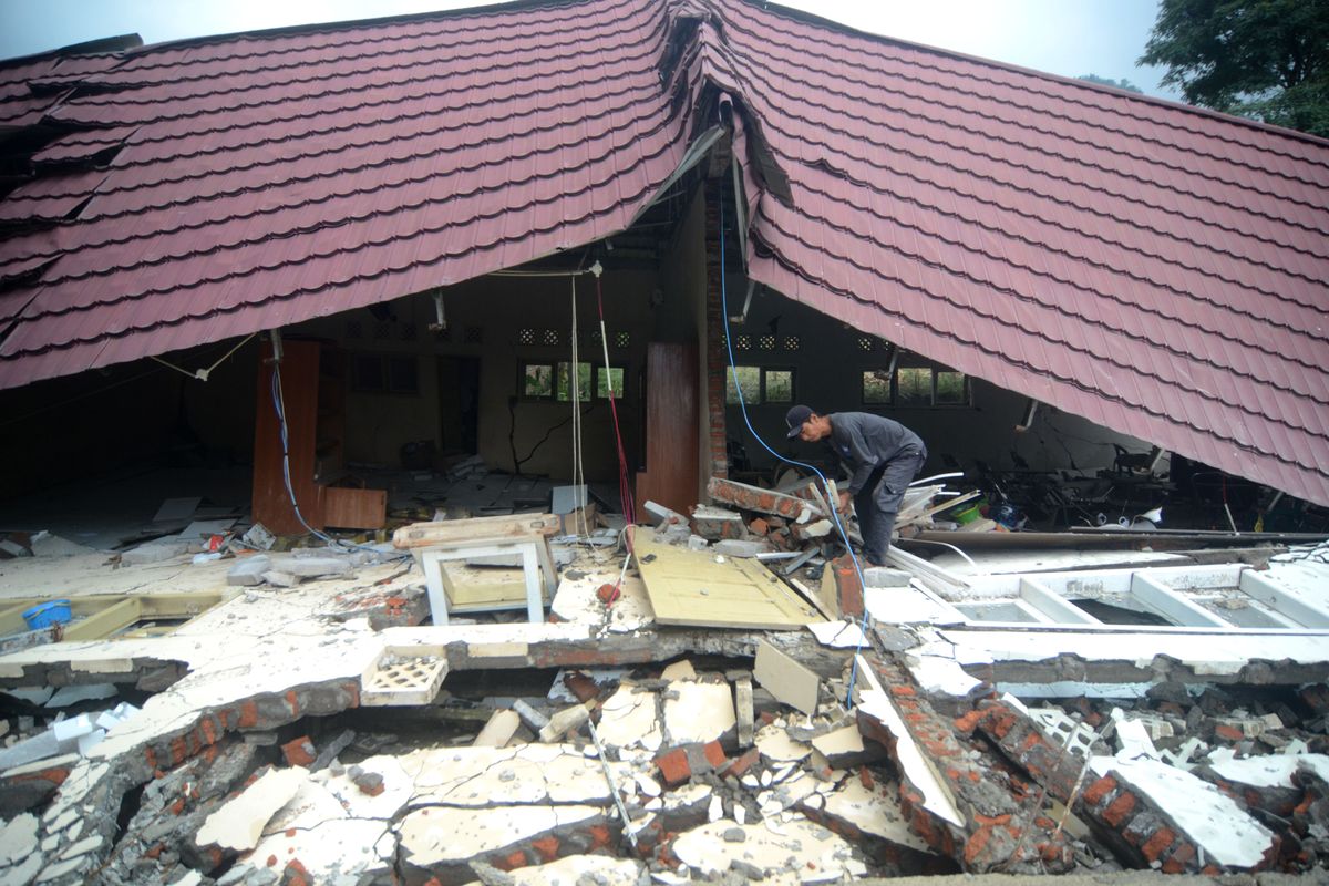 Tegal, Jawa Tengah, Update Tanah Bergerak di Tegal: 2.453 Warga Mengungsi, Relokasi Disiapkan