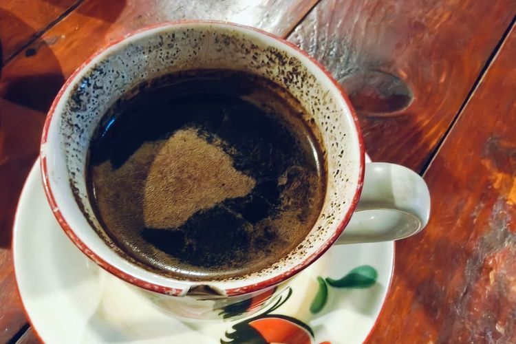 Minuman, Indonesia, Soda gembira, TasteAtlas, Bajigur, Kopi luwak, Jamu, Wedang jahe, Bandrek, Kopi tubruk, 7 Minuman Non-alkohol Indonesia Terbaik Versi TasteAtlas, 1. Soda gembira, 2. Bajigur, 3. Kopi luwak, 5. Wedang jahe, 6. Bandrek, 7. Kopi tubruk