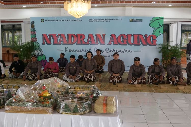 Islam Kejawen, Nyadran, ziarah kubur, Mengenal Nyadran, Tradisi Islam Kejawen Menyambut Ramadan, Sejarah, dan Maknanya, Sejarah dan Akulturasi Budaya, Rangkaian Ritual Nyadran: Dari Besik hingga Kenduri, Dimensi Spiritual dan Sosial, Adaptasi Nyadran di Era Modern