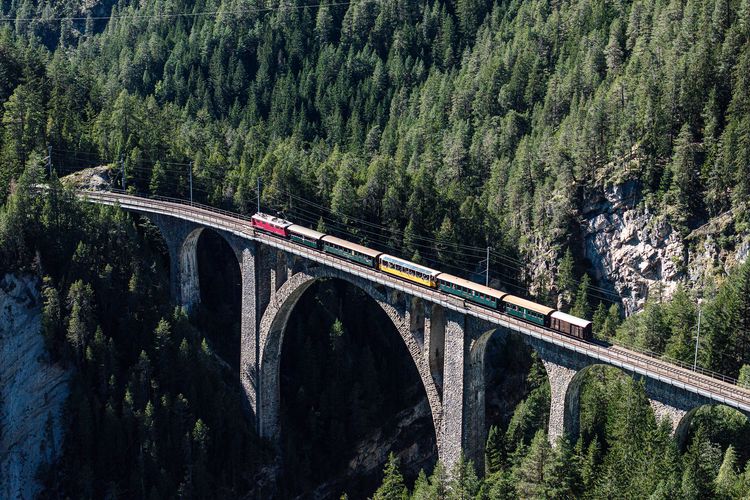 Landwasser World Passes, Landwasser World, Wisata Swiss, Landwasser World Swiss, harga Landwasser World Passes, Landwasser World Passes bayar berapa, Wisata Keliling Swiss Seharga mulai Rp 700.000, Mau Coba?