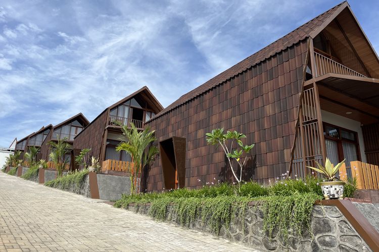 Danau Toba, penginapan di Danau Toba, hotel di Danau Toba, penginapan di Toba dan Samosir, danau toba, penginapan di danau toba, hotel di danau toba, Penginapan di Toba dan Samosir, rekomendasi hotel dekat danau toba, 4 Penginapan di Danau Toba, Suasana Tenang Dikelilingi Perbukitan, 1. Bobocabin Patra Parapat, 2.  Bobocabin Kaldera, 3. Marianna Resort &amp; Convention Tuktuk, 4. Vany Villa Balige