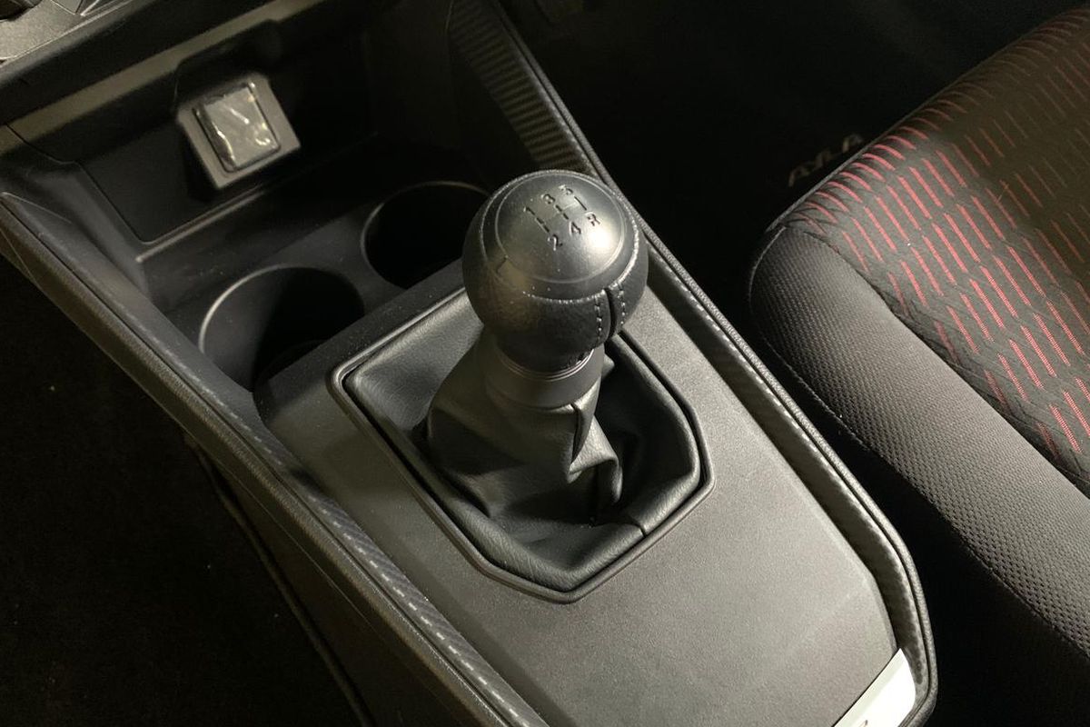 penjualan mobil, Transmisi Manual, mobil daihatsu, penjualan daihatsu, girboks manual, Konsumen di Jawa Barat Lebih Pilih Daihatsu Transmisi Manual