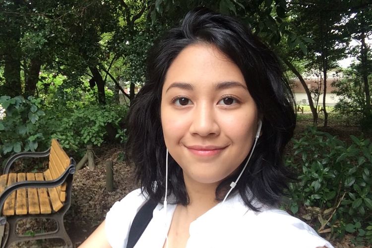 Sherina Munaf, Wibu, 2016, Ikut Tren Nostalgia 2016, Ini Style Sherina Munaf Saat Masih Menjadi Wibu Sejati, Gaya busana: urban dan layering minimalis, Gaya rambut messy waves, Kenangan manis di Jepang, Intrusive thoughts yang membuahkan hasil
