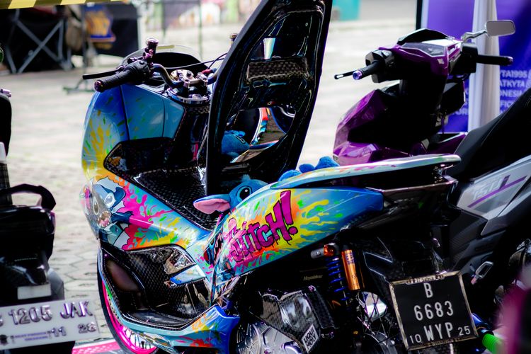 Honda PCX, Modifikasi motor, Prita Sari, Lilo &amp; Stitch, Modifikasi Honda PCX Lilo &amp; Stitch oleh Prita Sari, Honda PCX Modifikasi Bertema Lilo &amp; Stitch: Karya Kreatif Prita Sari, Desain Unik Menggambarkan Karakter Favorit, Aksesori Berkualitas Tingkatkan Kenyamanan, Efisiensi Bahan Bakar yang Lebih Baik, Daftar Modifikasi Honda PCX Bertema Stitch