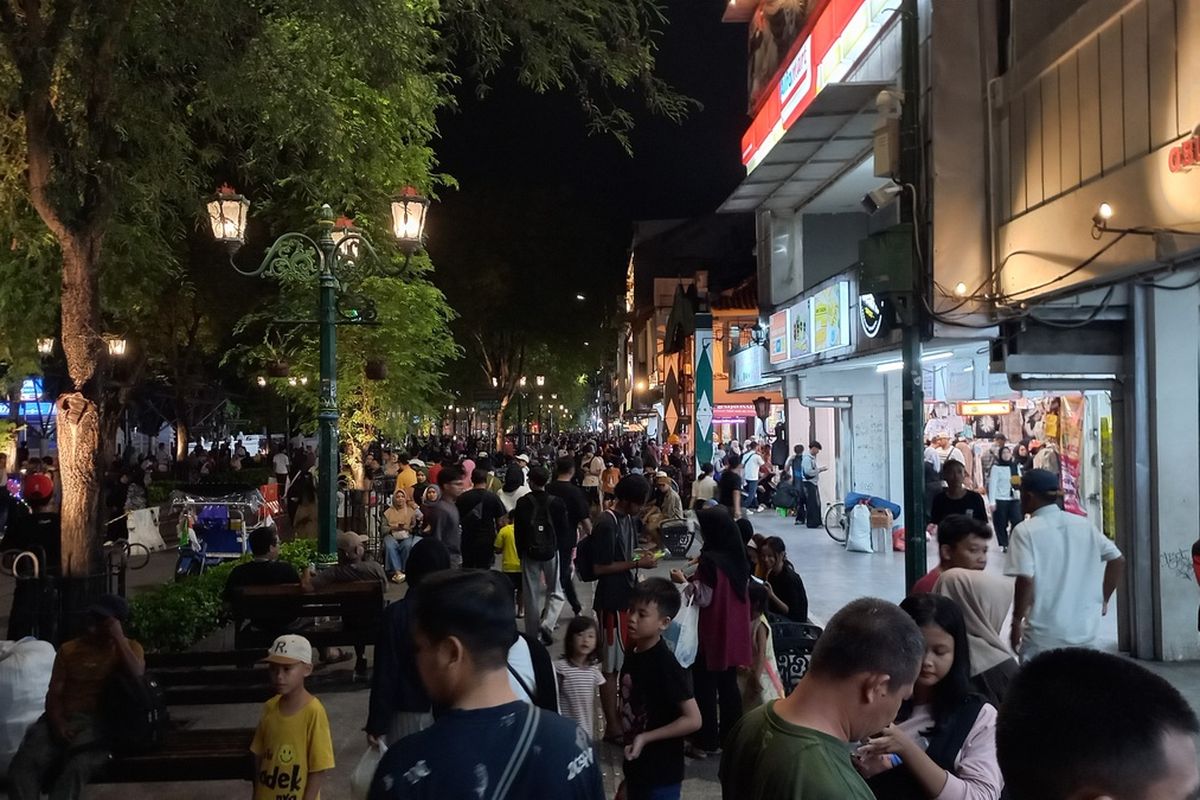 Libur Nataru, Yogyakarta Kebanjiran 1 Juta Lebih Kunjungan Wisatawan, Parangtritis jadi wisata paling favorit, Perputaran uang menunggu data Bank Indonesia, Puncak arus balik 4 Januari 2026, Data penumpang kereta Daop 6 Yogyakarta (4 Januari 2026)
