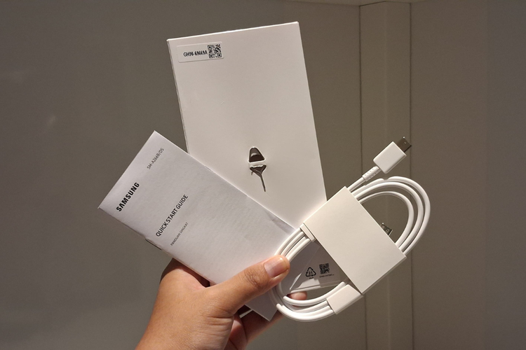 Awesome Intelligence, Smartphone, Samsung A26 5G, hands-on, samsung a26 5g, samsung galaxy a26 5g harga, samsung a26 5g spesifikasi, Hands-on Samsung Galaxy A26 5G, HP Rp 3 Jutaan dengan Desain Elegan, Desain kotak kemasan kolaboratif, Aksesori minimalis, Tampil stylish dengan desain baru , Kamera Samsung Galaxy A26 5G, Dukungan fitur AI Awesome Intelligence, Layar besar, tombol port lengkap, Performa unggul, jaminan OS 6 tahun, Fitur kemanan Knox Vault, sertifikasi IP 67, Harga dan ketersediaan Samsung Galaxy A26 5G