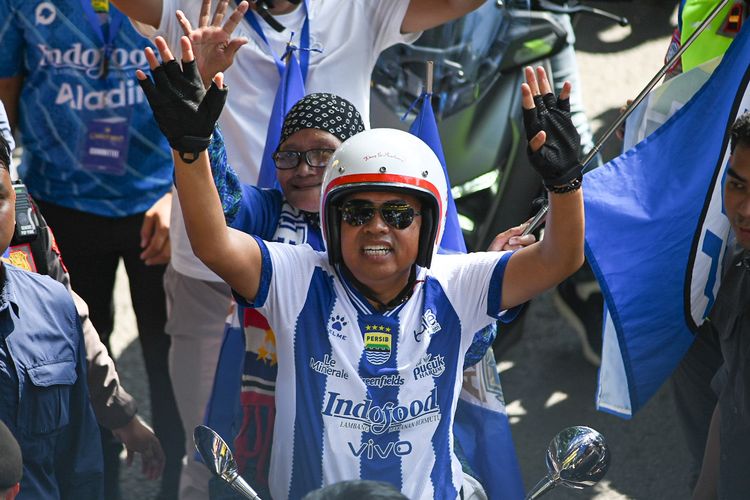 Persib, Super League 2025-2026, Bojan Hodak, Dedi Mulyadi, Persijap, Persib Juara, BERITA FOTO Konvoi Juara Persib, Bandung Lautan Biru
