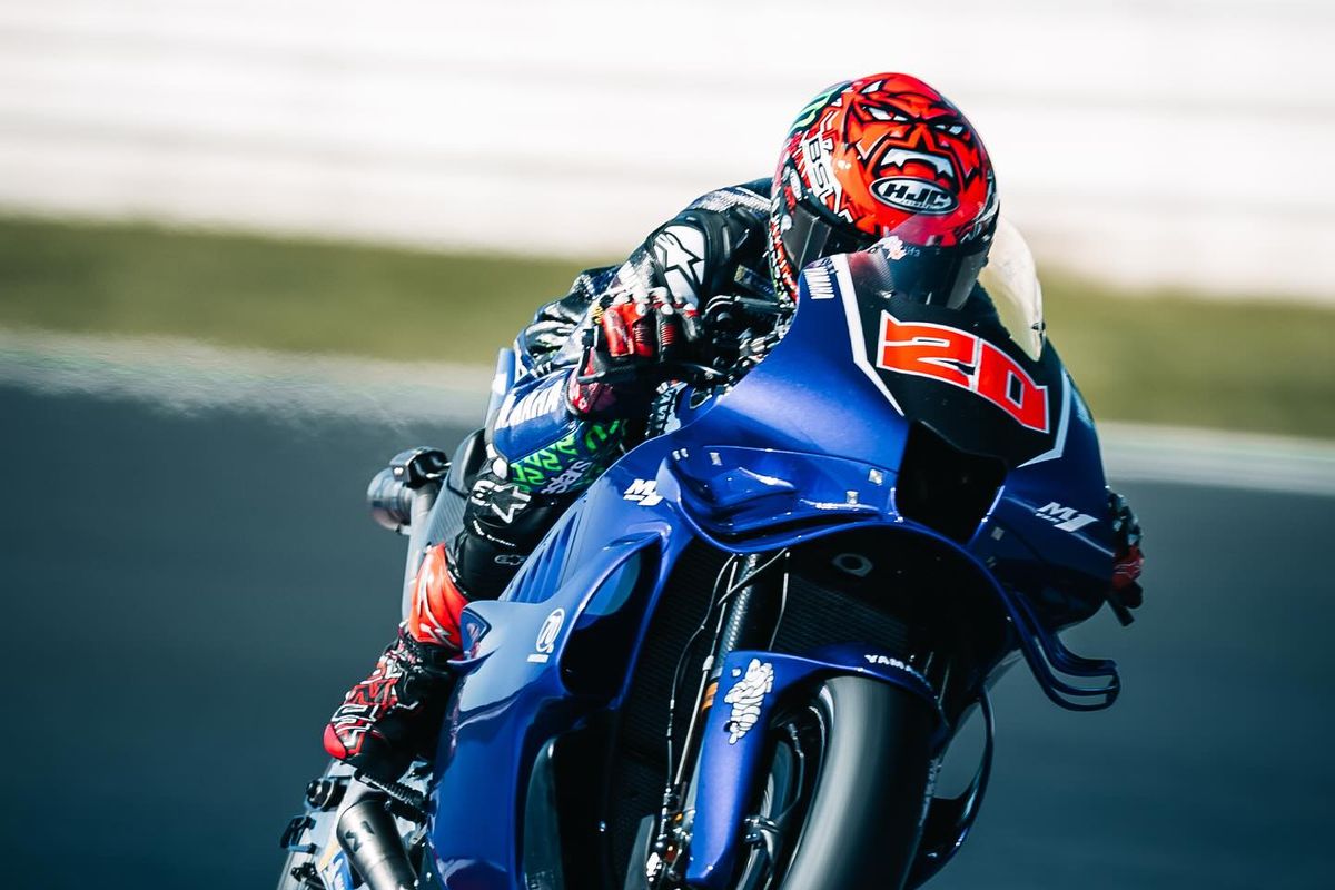 Fabio Quartararo, Sirkuit Ricardo Tormo, Yamaha V4, MotoGP Valencia 2025, Tes Resmi MotoGP: Quartararo Hadapi Tantangan dengan Mesin V4