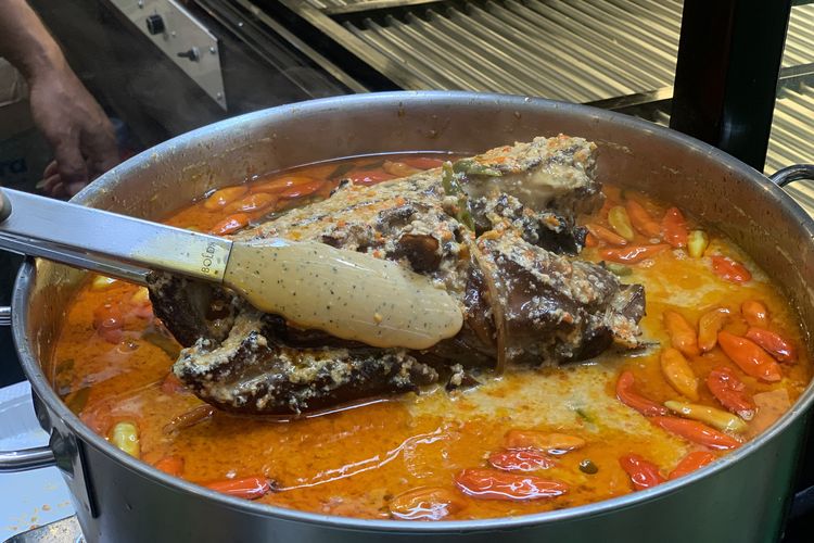 kampoeng legenda mal ciputra, kampoeng legenda mal ciputra 2025, daftar kuliner legendaris di kampoeng legenda mal ciputra 2025, harga makanan di kampoeng legenda mal ciputra, 6 Kuliner Legendaris Asal Jawa Tengah di Kampoeng Legenda, Mulai Rp 10.000, 1. Lekker Gajahan Solo, 2. Es Puter Conglik Semarang, 3. Kepala Manyung Bu Fat Semarang, 4. Toko Oen Semarang, 5. Nasi Pindang Kudus Gajahmada Semarang, 6. Serabi Solo Notosuman