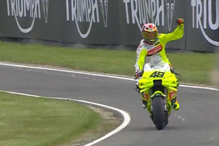 Ducati, tim pabrikan, VR46, MotoGP, Alessio Salucci, Nicolo Bulega, Luca Marini, Di Giannantonio Siap Tinggalkan VR46 Demi KTM