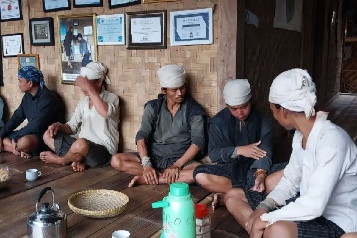 Badui, Desa Kanekes, Badui Dalam, begal, desa kanekes, badui dalam, Remaja Badui Korban Begal di Jakarta Pulang ke Lebak, Disambut Tokoh Adat, Korban Disambut Tokoh Adat Badui, Kronologi Pembegalan di Jakarta, Permintaan Tokoh Adat agar Pelaku Menyerahkan Diri, Polisi Sudah Memulai Penyelidikan