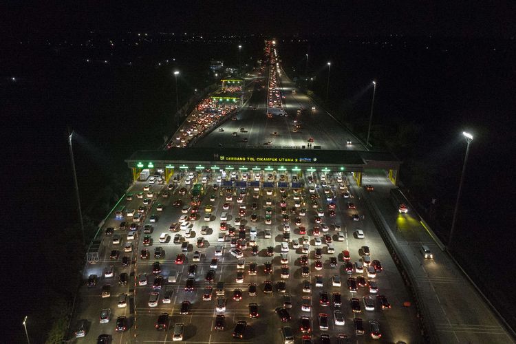 mudik, contraflow, Mudik Lebaran, Jalan Tol, Lebaran 2025, Contraflow Periode Pertama Mudik 2025 Dihentikan