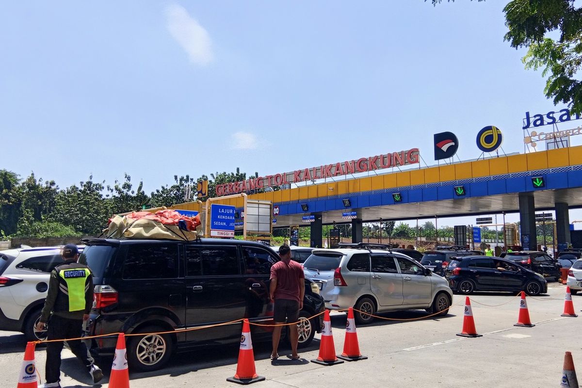 arus balik, Arus Balik Lebaran: Volume Kendaraan Tol Jateng ke Jakarta Melonjak 97 Persen, GT Pejagan, GT Kalikangkung , Baca juga: , GT Banyumanik, GT Prambanan 