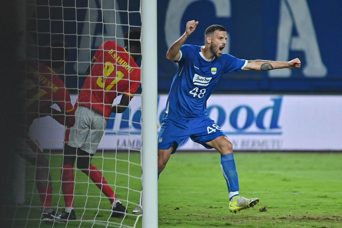 persib bandung, Teja Paku Alam, Super League, pemain persib, Patricio Matricardi, kiper persib, Matricardi dan Teja Tak Mau Terlena Rekor Positif Persib Bulan Oktober