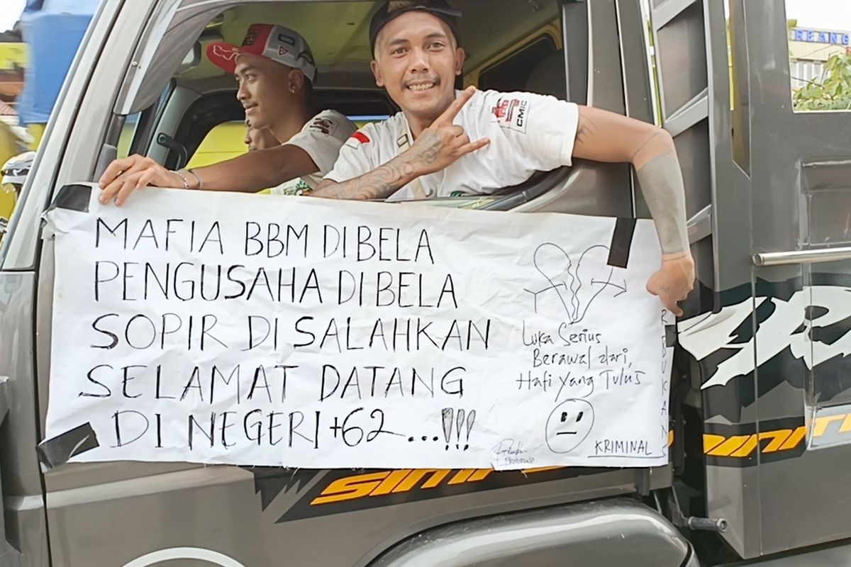 Surabaya, demo sopir truk surabaya, demo truk odol, Demo ojol Surabaya, Kebijakan Zero ODOL, Demo sopir truk, demo sopir truk hari ini, demo sopir truk surabaya hari ini, demo truk hari ini, demo odol, demo truk, Ribuan Sopir Truk di Jatim dan Jateng Tolak Kebijakan Zero ODOL, Sebut Keadilan Telah Mati