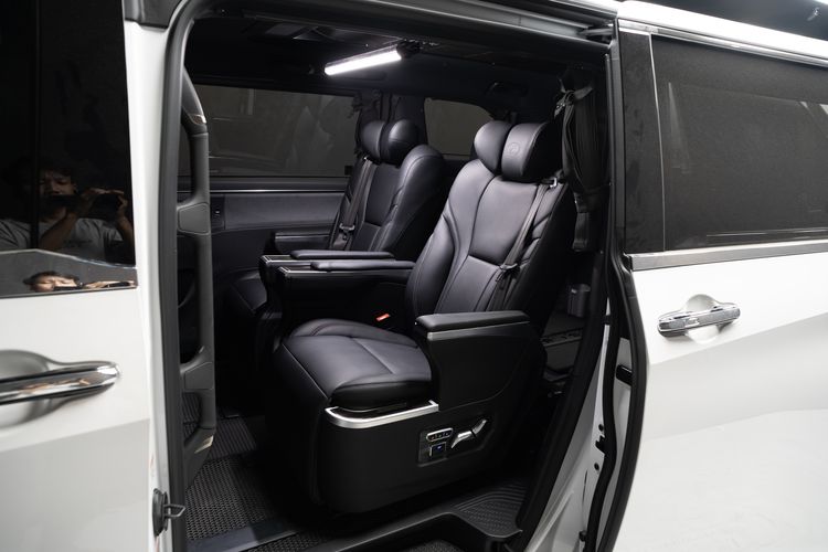 Jok Mobil, pilot seat, pilot seat mobil, Ferrari Jok, Ferrari Jok Cibubur, Tren Pilot Seat 2025: Modifikasi Interior Mobil Jadi Mewah, Apa Itu Pilot Seat?, Daya Tarik Utama, Tren Merambah ke SUV, Investasi untuk Kenyamanan