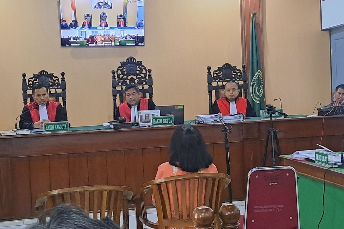 Sidang Gugatan Jokowi, Panggilan Akrab Jack, dan Nonton Film Suzanna