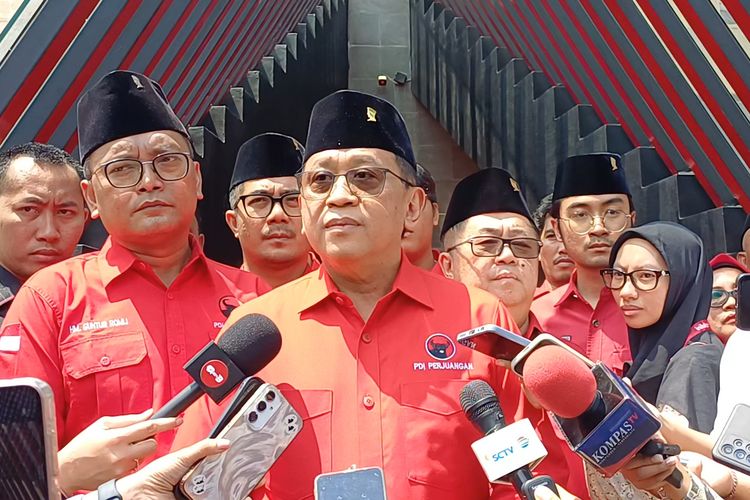Megawati Soekarnoputri, hasto kristiyanto, hasto bebas, DPP PDIP 2025 2030, ganjar pranowo pdip, Ahok masuk DPP PDIP, rano karno pdip, susunan pengurus pdip terbaru, PDIP pasca Pemilu 2024, hasto kristiyanto terkini, Hasto Kristiyanto Cs Resmi Pimpin DPP PDIP 2025–2030, Ada Nama Ganjar hingga Ahok