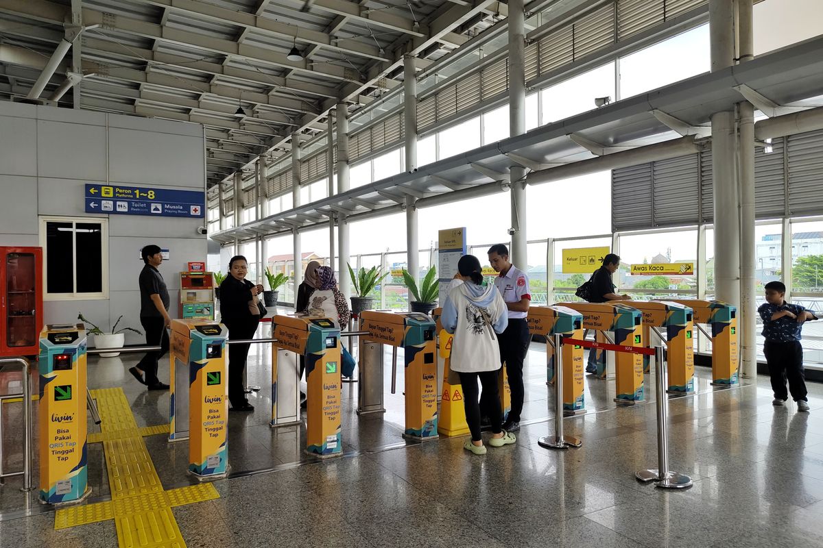 kereta api, Stasiun Gambir, Stasiun Jatinegara, berhenti luar biasa, Hari Ini, 22 Perjalanan KA Stasiun Gambir Berhenti Luar Biasa di Jatinegara