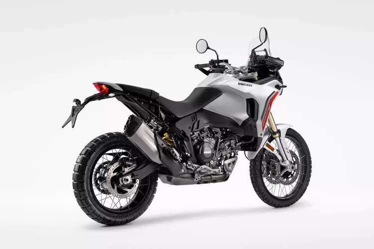 Ducati DesertX 2026, Ducati DesertX 2026: Evolusi Off-Road dengan Mesin V2 890 cc