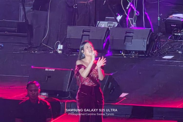 Samsung, HP Konser, Samsung S25 Ultra, konser Raisa, Uji Kamera 200 MP Samsung Galaxy S25 Ultra di Konser Raisa, Ini Hasil Jepretannya dari Kursi Paling Jauh
