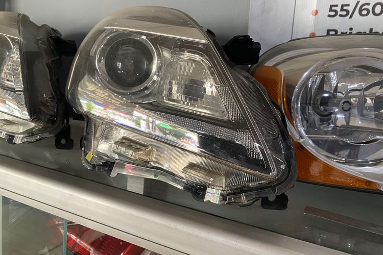 modifikasi lampu mobil, Yomin Sugianto, teknologi Bi-LED, pemasangan lampu projector, Apa yang Perlu Diketahui tentang Lampu Bi-LED Projector?, Pemasangan Bi-LED Perlu Modifikasi?, Struktur dan Dudukan Lampu, Kapan Modifikasi pada Dudukan Lampu Diperlukan?, Apa Dampak dari Kesalahan Pemasangan?
