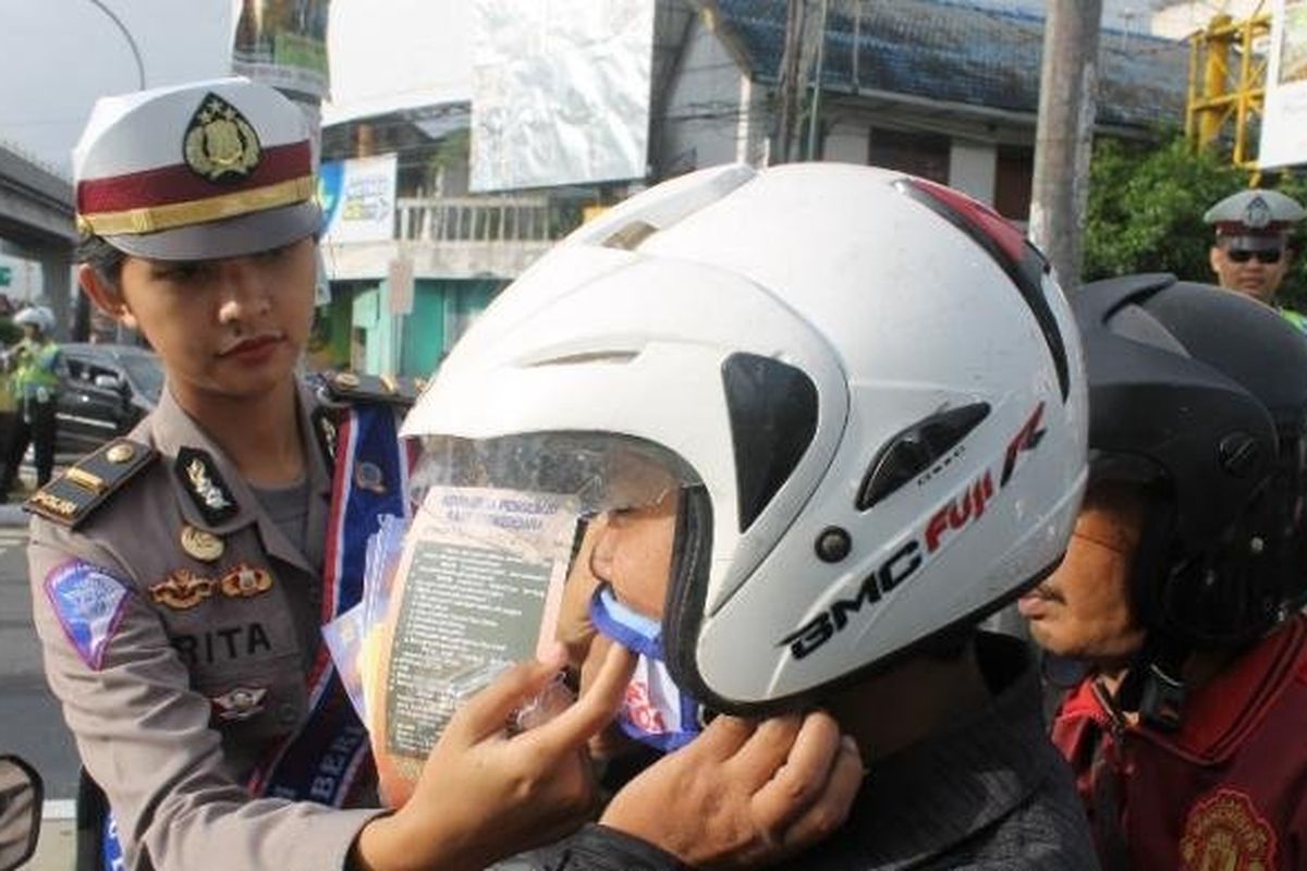 perlengkapan berkendara, berkendara, Peralatan Standar dan Pelindung Tubuh, Bekal Wajib Pengendara Motor