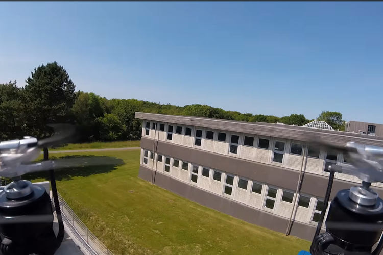 mahasiswa, drone, berenang, Terbang, Mahasiswa Rancang Drone Multifungsi, Bisa Terbang  dan Berenang