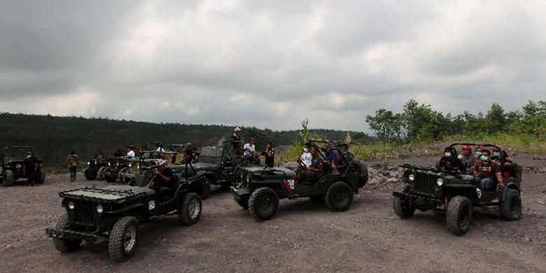 wisata, Gunung Bromo, Dinas Pariwisata, Pemda, Kecelakaan di Bromo: Pemda Diminta Benahi Kelayakan Jip Wisata Tua
