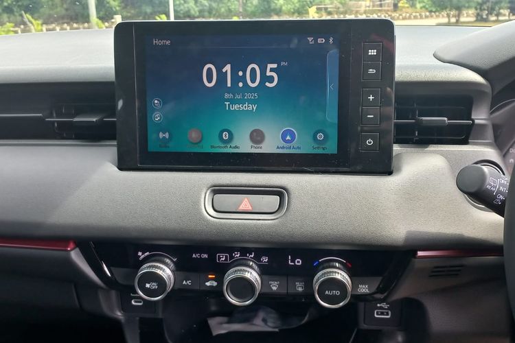 desain interior, teknologi inovatif, efisiensi kendaraan, Honda HR-V RS e:HEV, Honda HR-V RS e:HEV: Teknologi Canggih dengan Desain Familiar
