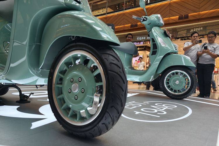 Vespa, Vespa 80th Anniversary, Vespa Primavera 80th Anniversary, Vespa Sprint 80th Anniversary, Vespa GTS 250 80th Anniversary, Vespa Rilis Tiga Model 80th Anniversary, Harga Mulai Rp 63 Jutaan
