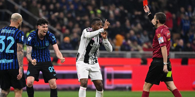 FIGC, Pierre Kalulu, Inter Milan, Juventus, Como 1907, Serie A, Alessandro Bastoni, Inter, Como, Tuntutan Juventus Ditolak FIGC, Pierre Kalulu Lewatkan Laga Krusial Kontra Como