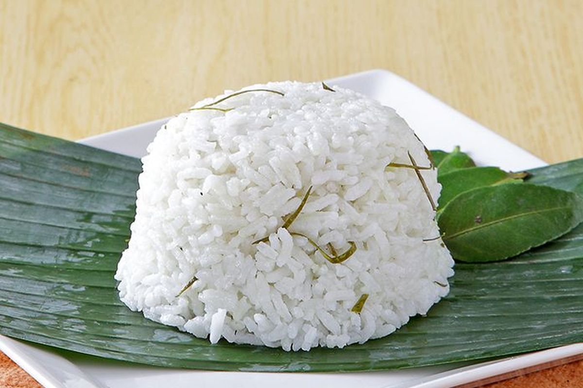 Nasi kelembekan, nasi kelembekan, nasi kelembekan apa yang harus dilakukan, mengatasi nasi kelembekan, tips nasi kelembekan, masak nasi kelembekan pertanda apa, 4 Cara Atasi Nasi Kelembekan Tanpa Masak Ulang dan Dibuang, 1. Masak Nasi di Oven, 2. Tiriskan Nasi Berair, 3. Simpan Nasi di Kulkas, 4. Kukus Ulang dengan Teknik Aron