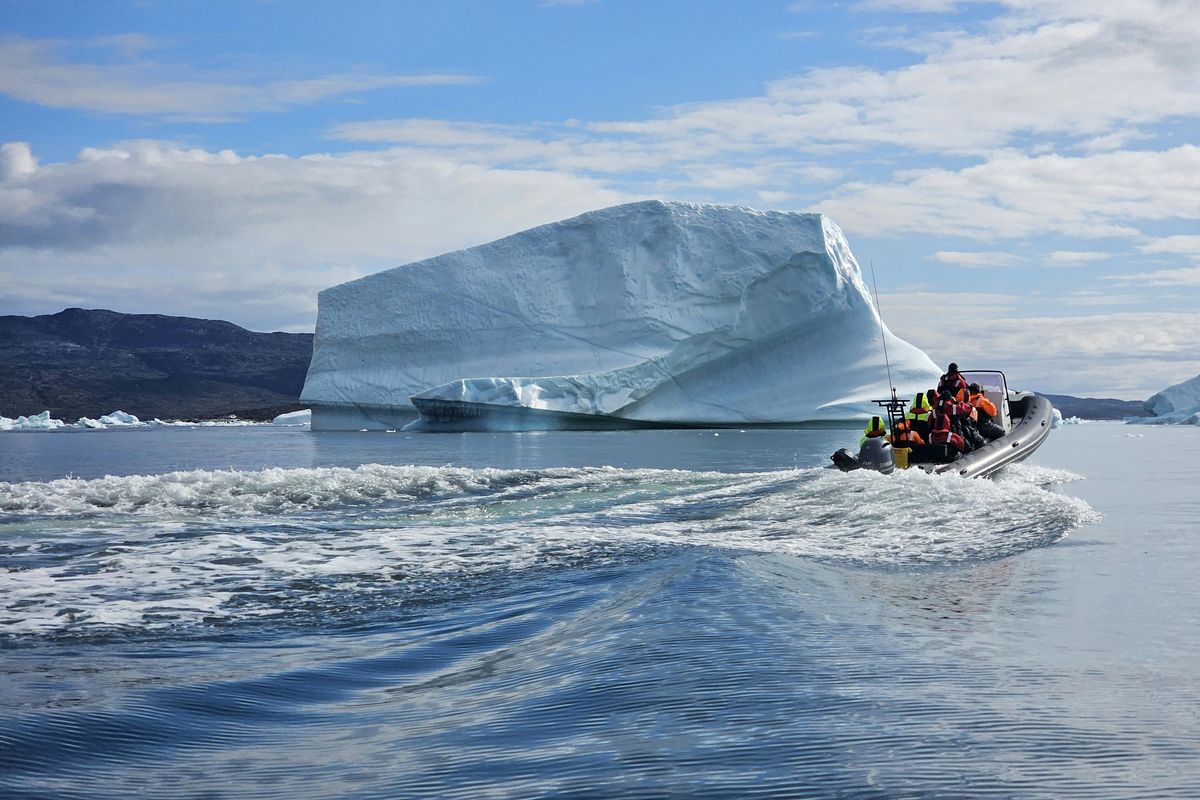 Greenland, Amerika Serikat, Arktik, Pencairan es, Trump Bidik Greenland, Pencairan Es Ungkap Jalur Pelayaran Baru dan Kekayaan Mineral Langka, Pencairan es menjadikan Greenland lebih berharga, Memunculkan jalur pelayaran Arktik, Ketegangan meningkat di Arktik, Greenland punya kekayaan mineral penting