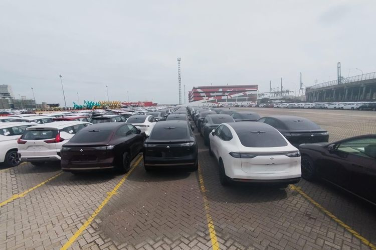 otomotif, Kementerian Perindustrian, mobil listrik, impor mobil, Impor mobil listrik, impor CBU, Insentif Impor Mobil Listrik Berakhir Tahun Ini, Berikut Timeline-nya,  Perserta pembebasan impor mobil listrik di Indonesia, TKDN Naik Bertahap, Pabrikan Tergabung,  VinFast VF6, Jaminan Bank Garansi