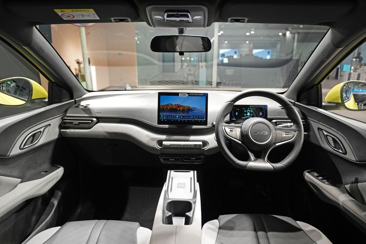 BYD Atto 1, mobil listrik, harga terjangkau, GIIAS 2025, Bos BYD Bedah Alasan Harga Atto 1 Bisa Murah di Indonesia