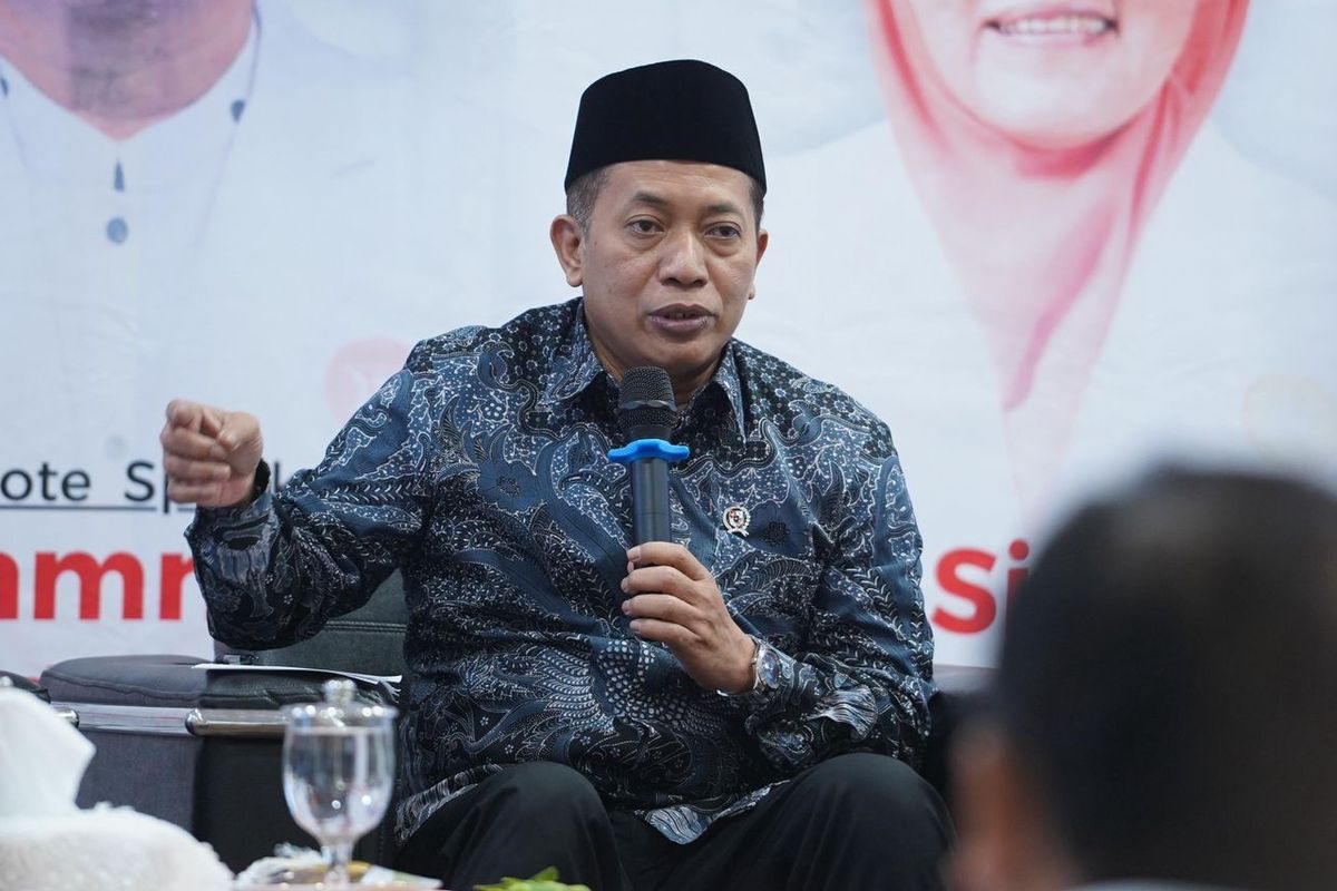 reshuffle, reshuffle kabinet, Ferry Juliantono, Budi Arie Setiadi, kabinet merah putih, menpora diganti, menteri koperasi baru, Prabowo reshuffle, Reshuffle Kabinet: Profil Ferry Juliantono yang Gantikan Budi Arie sebagai Menteri Koperasi, Profil Ferry Juliantono, Latar belakang pendidikan dan karier politik, Publikasi dan penghargaan, Reshuffle kabinet jadi sorotan
