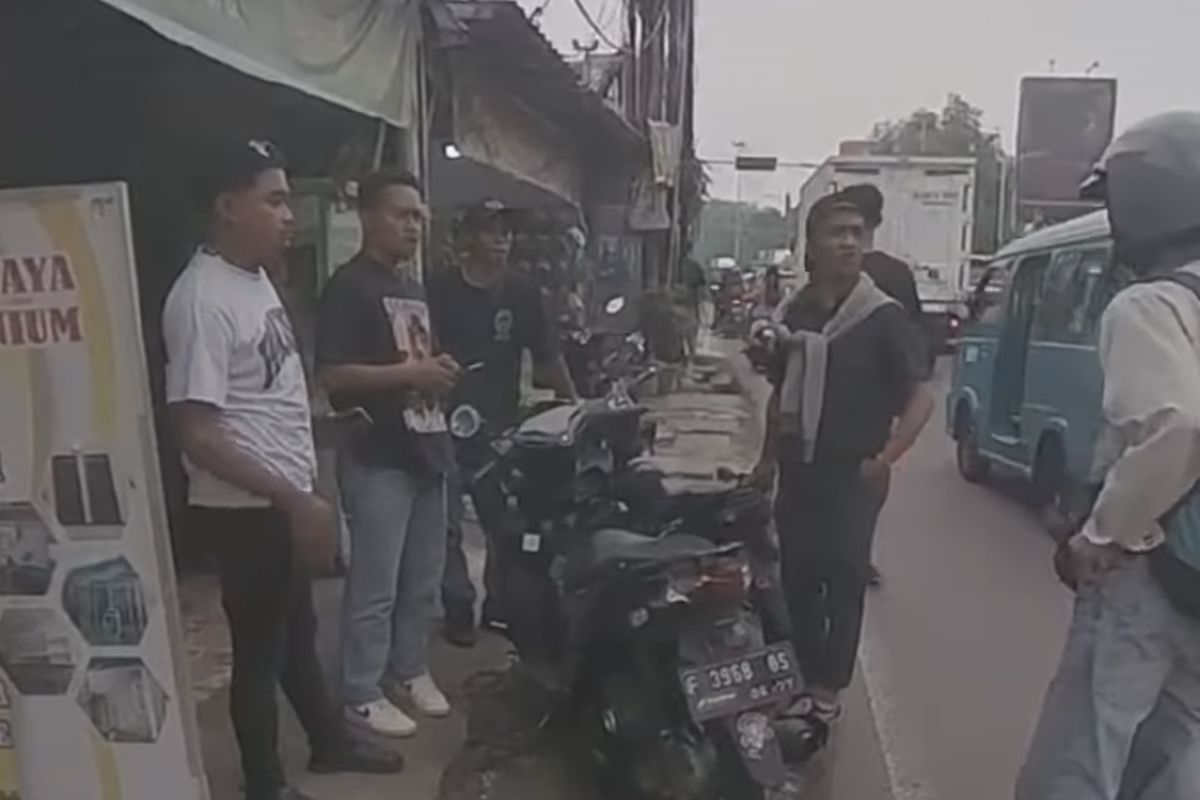 Mata Elang, debt collector, kendaraan bermotor, debt collector legal atau ilegal, Undang-Undang Fidusia, Undang-Undang Fidusia vs Mata Elang: Siapa yang Berhak Menarik Motor?