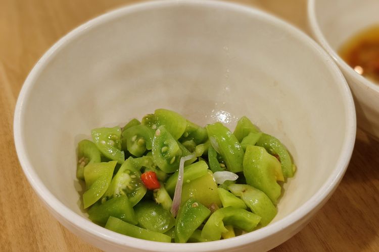 Rahasia Bikin Sambal Dabu Dabu Supaya Segar, Satu Bahan Ini Kuncinya, 1. Gunakan talenan yang bersih, 2. Pilih pisau yang bersih dan tajam, 3. Gunakan bahan yang masih segar, 4. Ketahui urutan bahan , 5. Goreng minyak dengan bawang putih , 6. Konsumsi segera 