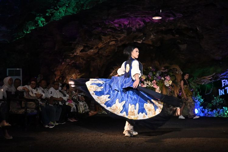 Purbalingga, 5 Wisata Edukasi Anak di Purbalingga: Akuarium Raksasa hingga Goa Lava, 1. Purbasari Pancuran Mas, 2. Owabong, 3. Sanggaluri Park, 4. Golaga, 5. Museum Soegarda