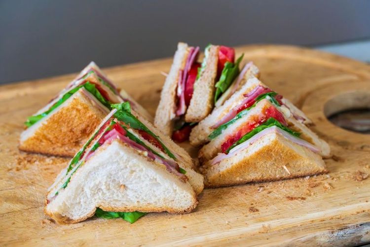 bekal anak sekolah, resep bekal anak sekolah, menu bekal anak sekolah, Menu bekal anak sekolah, ide bekal anak sekolah, bekal anak sekolah simpel, resep bekal simpel, 6 Ide Resep Bekal Anak Sekolah Simpel dan Cepat Dibuat, Bikin Lahap!, Sandwich omelet, Chicken katsu, Nasi goreng udang telur, Bola-bola nasi, Pepes tahu sayuran, Spaghetti goreng