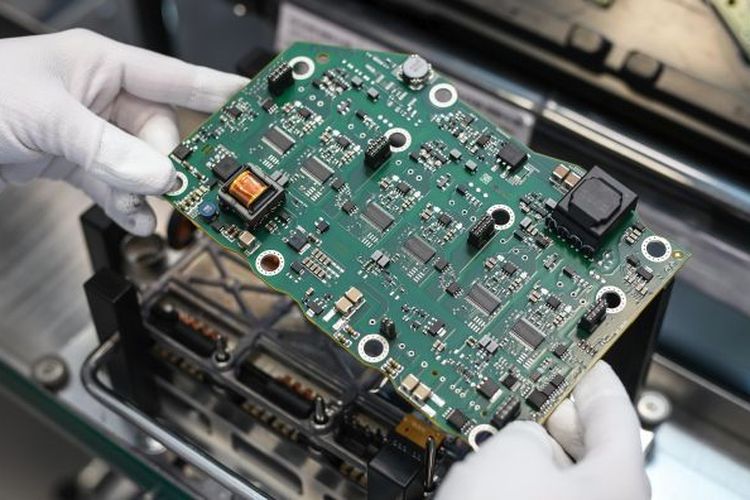 otomotif, Industri otomotif, Lonjakan Kebutuhan AI Ancam Pasokan Chip untuk Industri Mobil