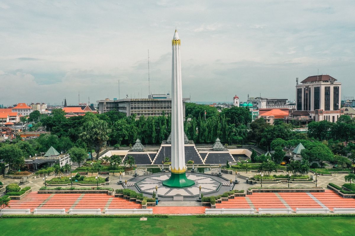 tempat wisata hits di Surabaya, 7 Tempat Wisata Terbaik di Surabaya yang Wajib Dikunjungi, Cocok untuk Liburan Keluarga, 1. Museum 10 November, 2. Surabaya Zoo, 3. Surabaya North Quay, 4. Kebun Raya Mangrove, 5. Taman Hiburan Pantai Kenjeran, 6. Museum Pendidikan, 7. Atlantis land