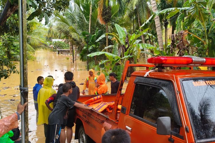 banjir aceh, Bandara Malikussaleh Aceh Utara, banjir lhokseumawe hari ini, bandara lhokseumawe sudah didarati pesawat, Banjir Aceh Lhokseumawe, Bandara Malikussaleh Sudah Bisa Didarati Pesawat