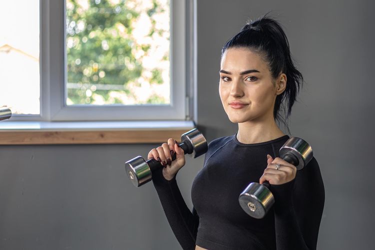 metabolisme, massa otot, kesehatan, Kebutuhan energi, strategi diet, Metabolisme Setelah 30 Tahun Lebih Dipengaruhi Massa Otot, Bukan Usia, Mengapa massa otot berpengaruh pada metabolisme?, Perubahan setelah usia 30 tahun, Latihan beban sebagai strategi utama, Kombinasikan dengan latihan aerobik, Perhatikan asupan nutrisi
